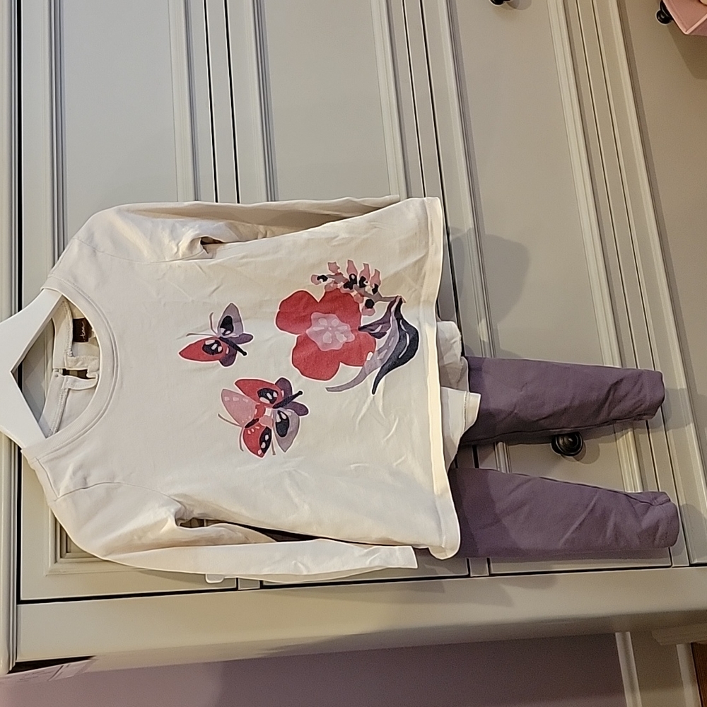 Toddler girl's Tea set. Size 3.